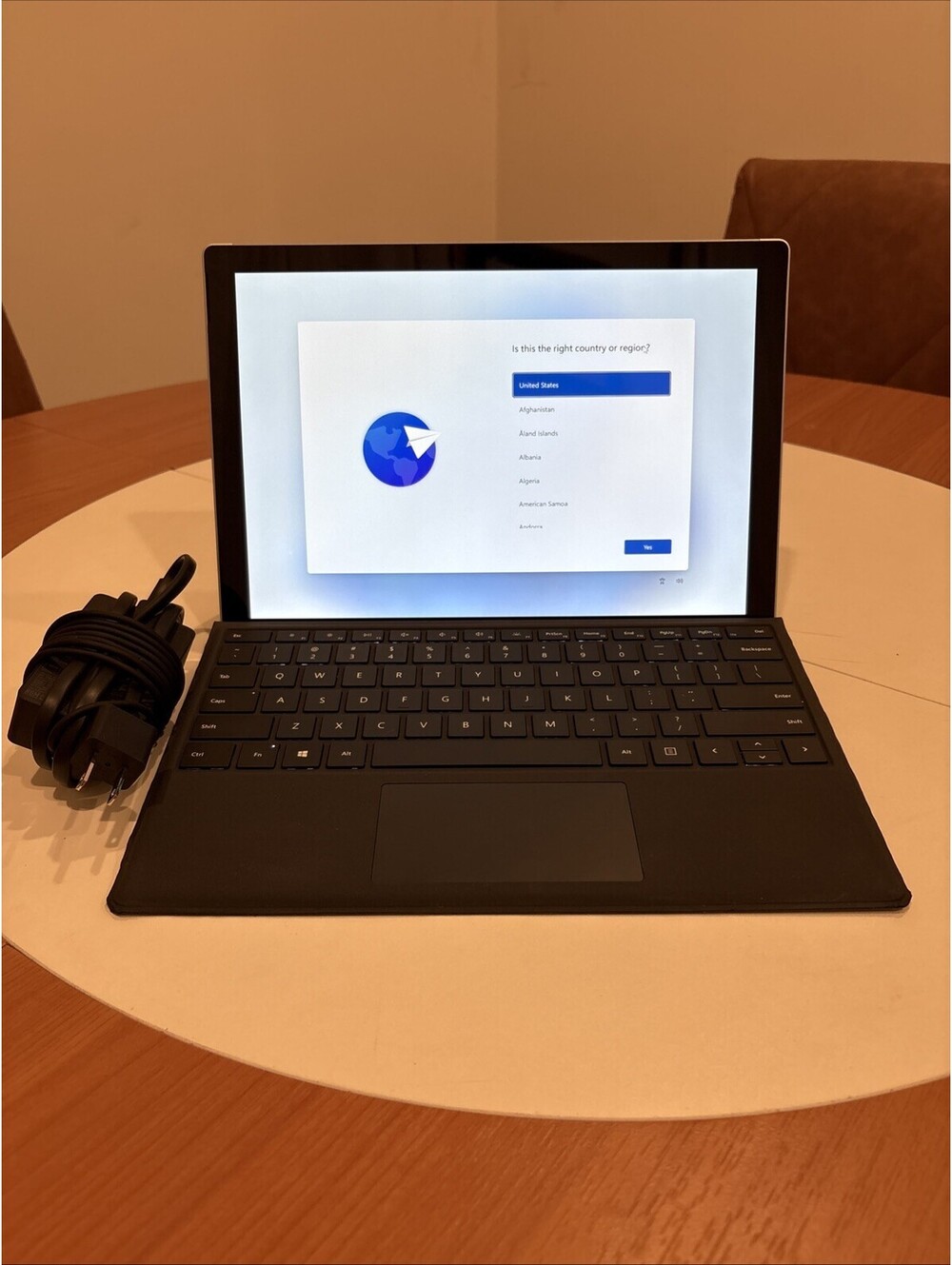Microsoft Surface Pro 5 12.3" Core i5-7300U 16GB RAM Win 11 Pro OEM Charger Incl